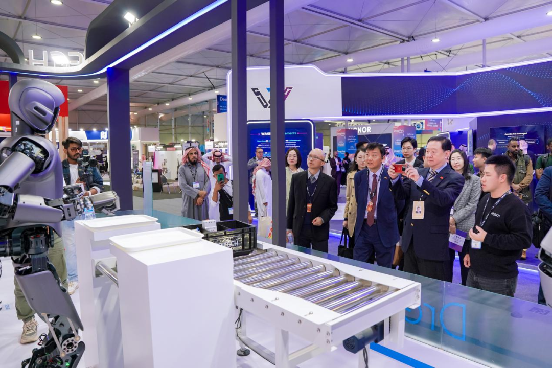 加码中东！优必选人形机器人亮相沙特LEAP 2025(图1)